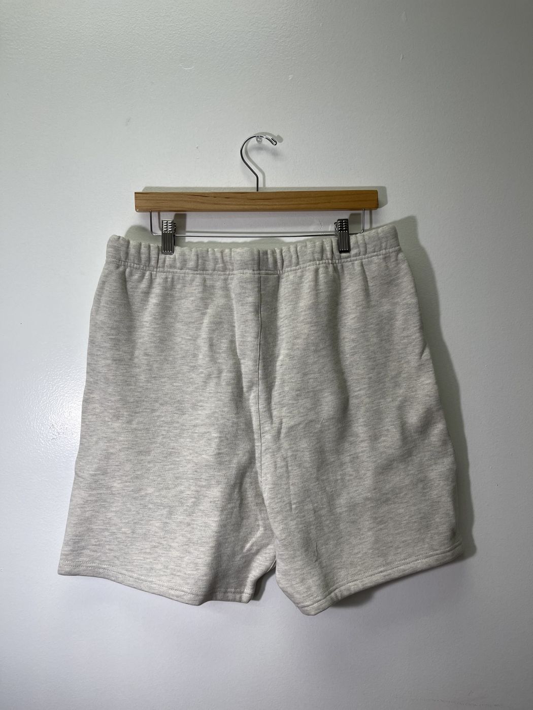 Fear Of God Essentials Shorts Oatmeal Large FOG-237305