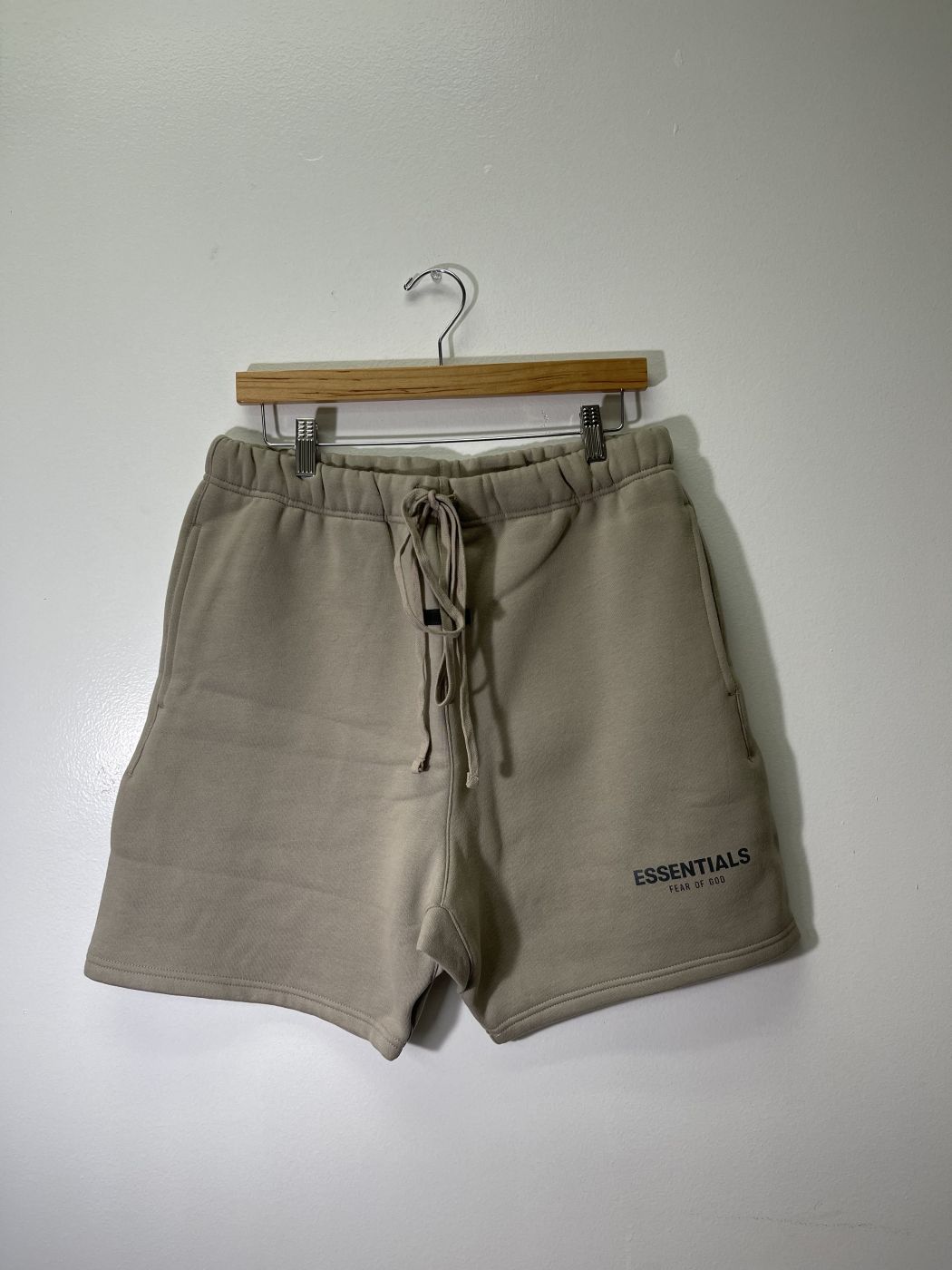 Fear Of God Essentials Shorts Tan Medium FOG-237259