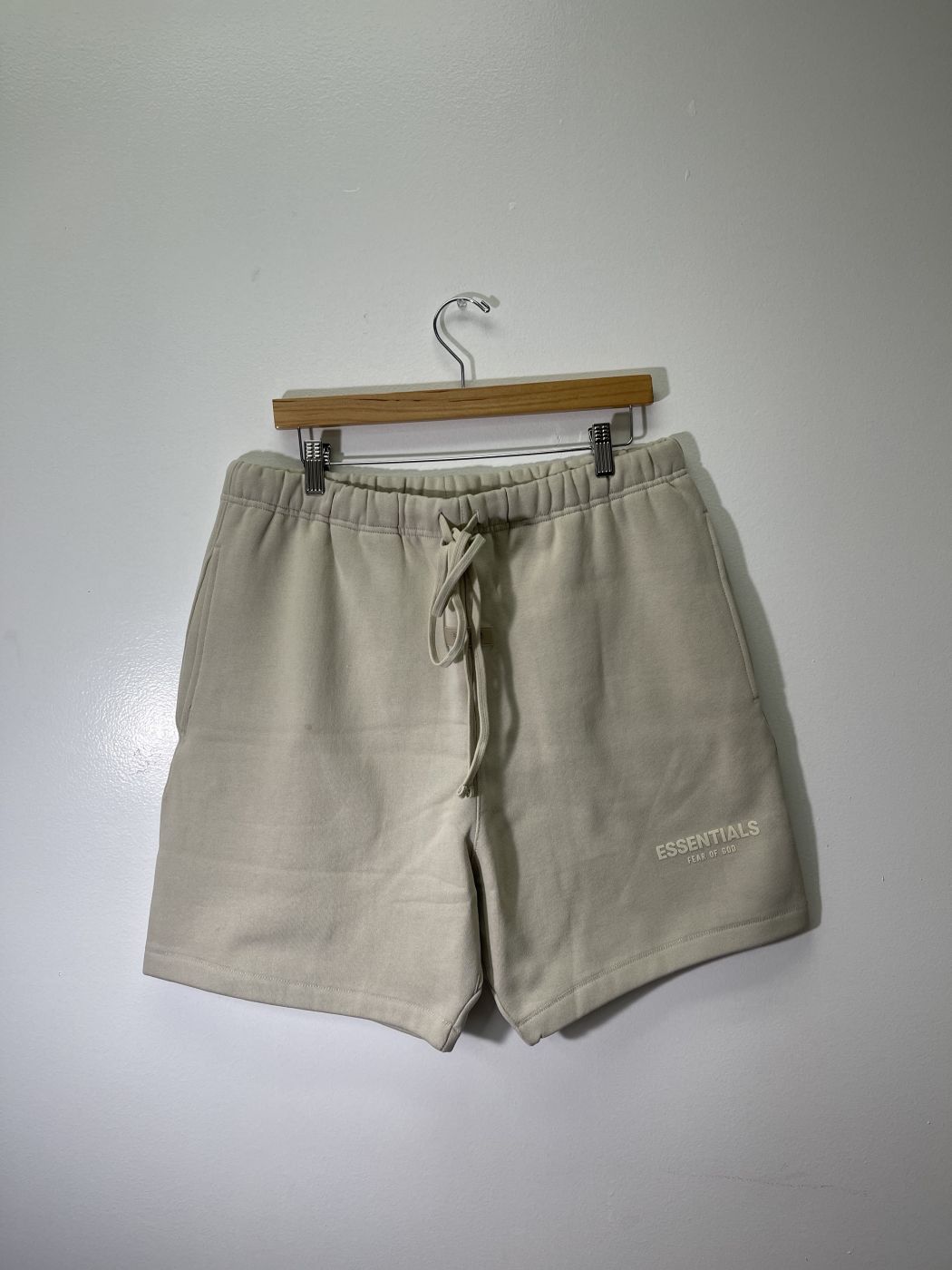 Fear Of God Essentials Shorts Wheat Large FOG-237100