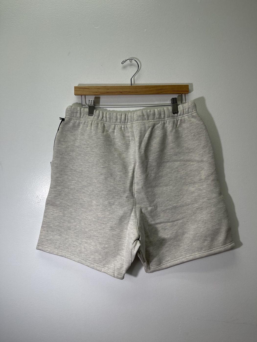 Fear Of God Essentials Shorts Oatmeal Medium FOG-237159