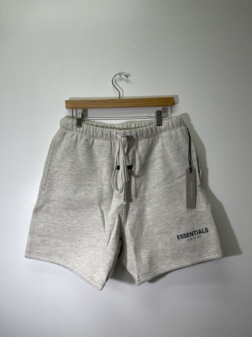 Fear Of God Essentials Shorts Oatmeal Medium FOG-237159